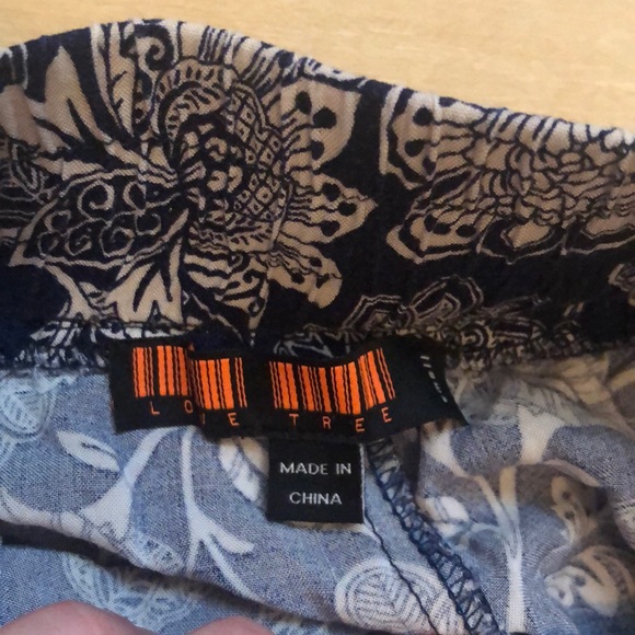 Cute Flowy Shorts S - Picture 3 of 3